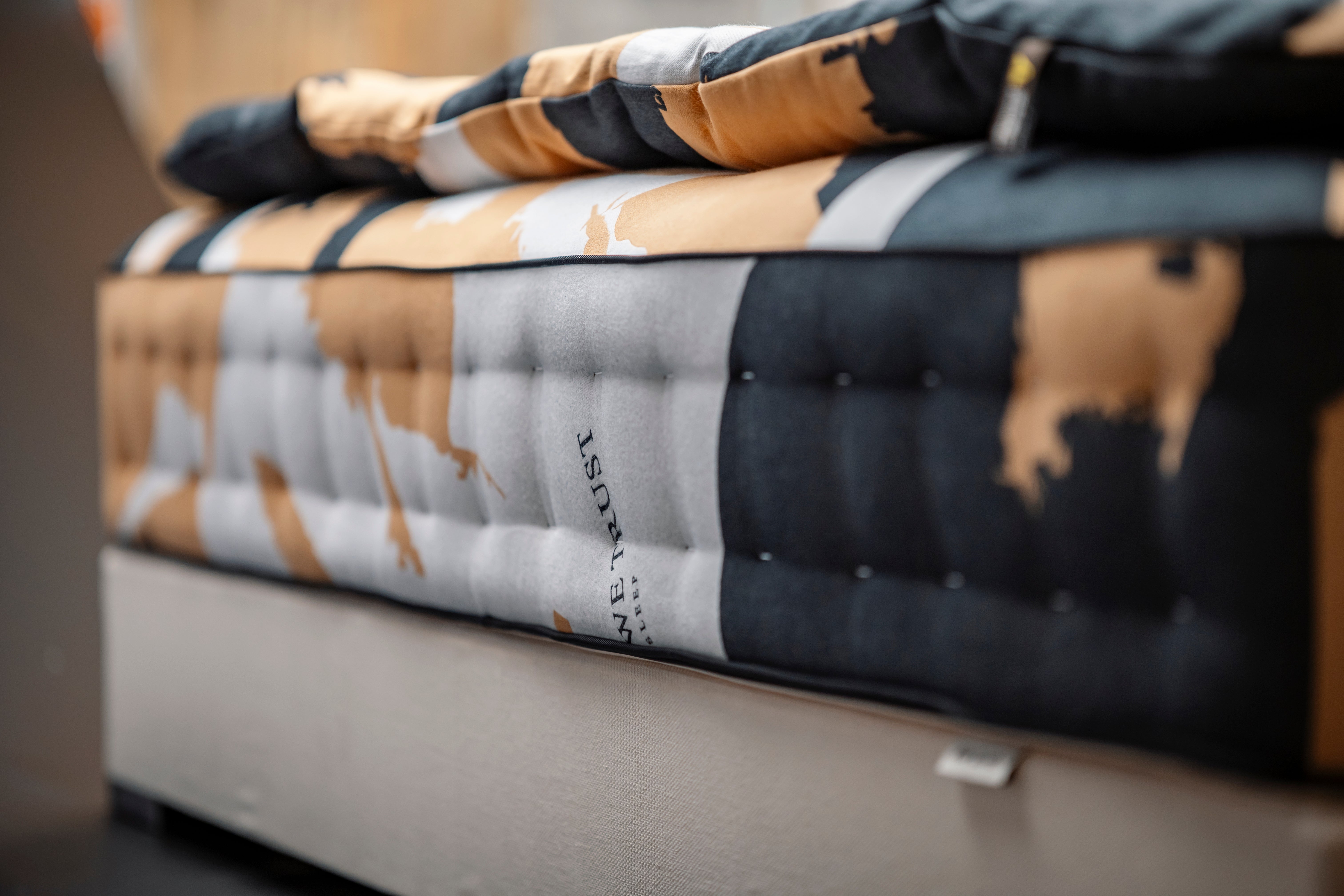 Horsehair mattress  小黄牛